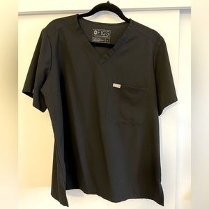 FIGS women’s Catarina scrub top